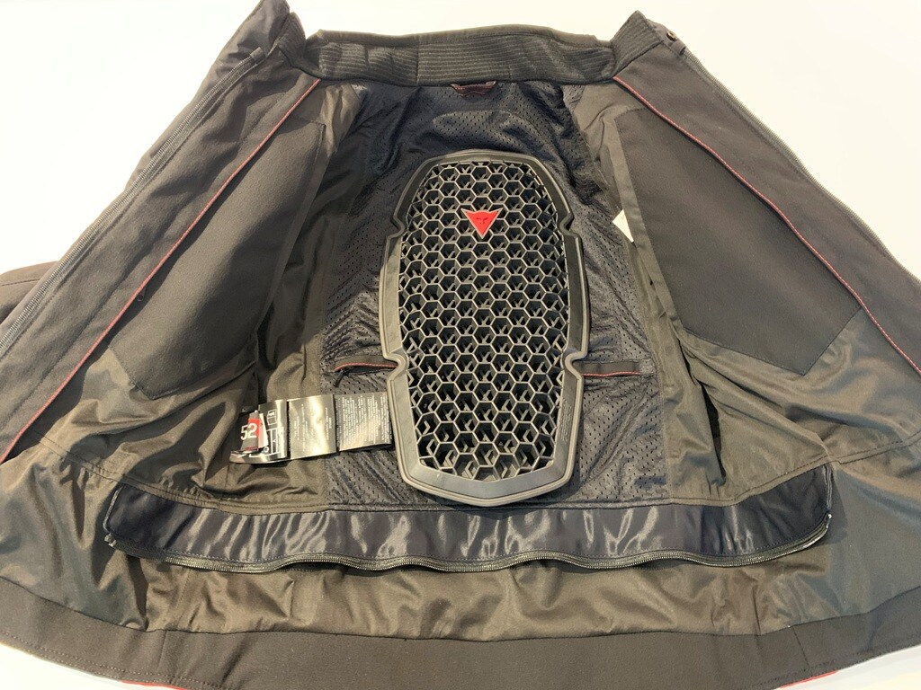 快適さと安全性を両立！RACING 3 D-DRY® JACKETの魅力を解説